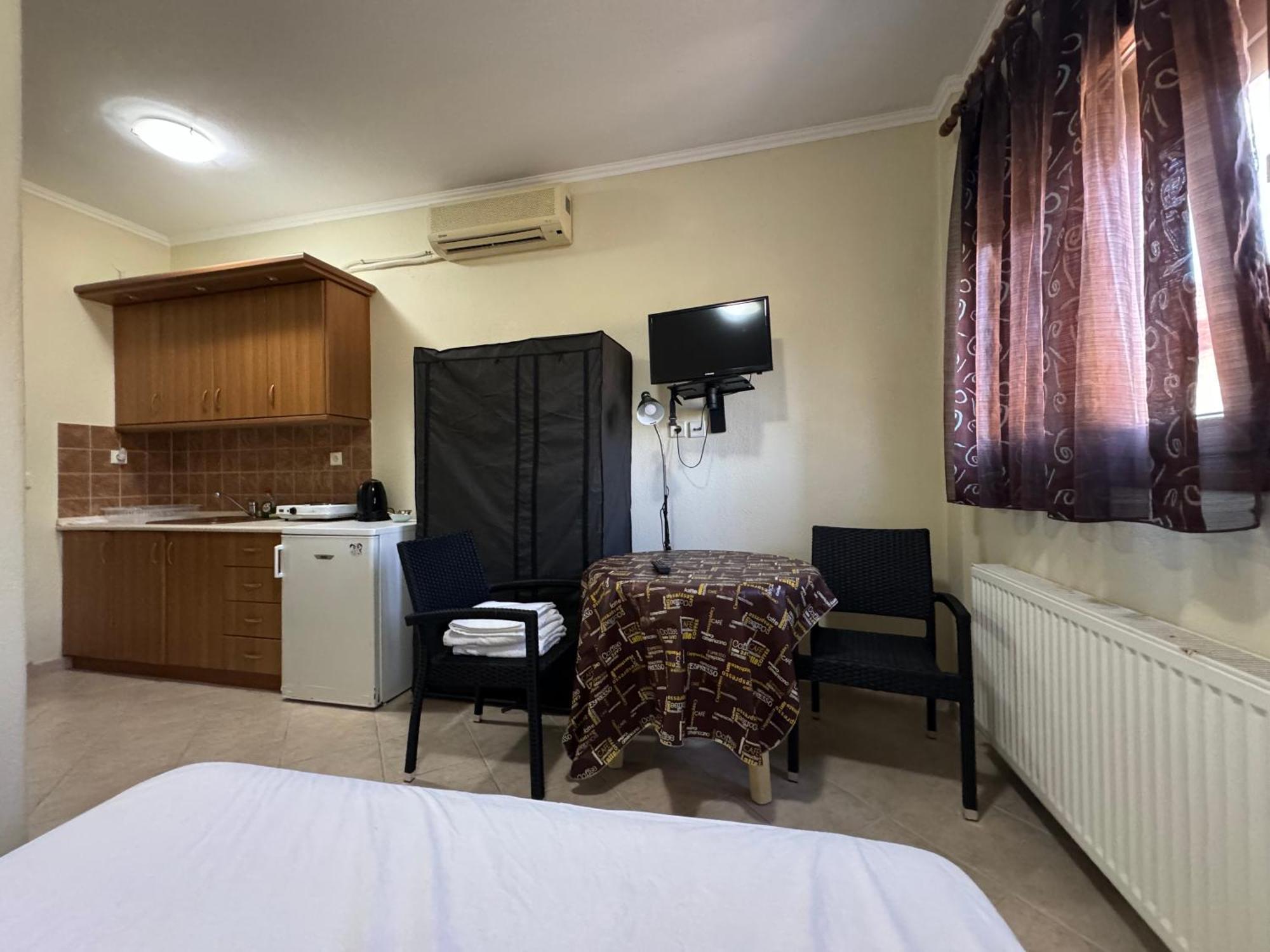 Caryatis Ntoridis Studios & Apartments In Afitos 外观 照片